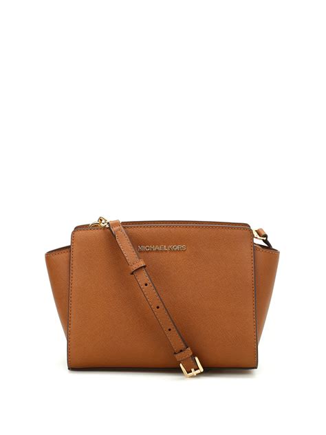 michael kors selma medium messenger dimensions|Selma Medium Saffiano Leather Crossbody .